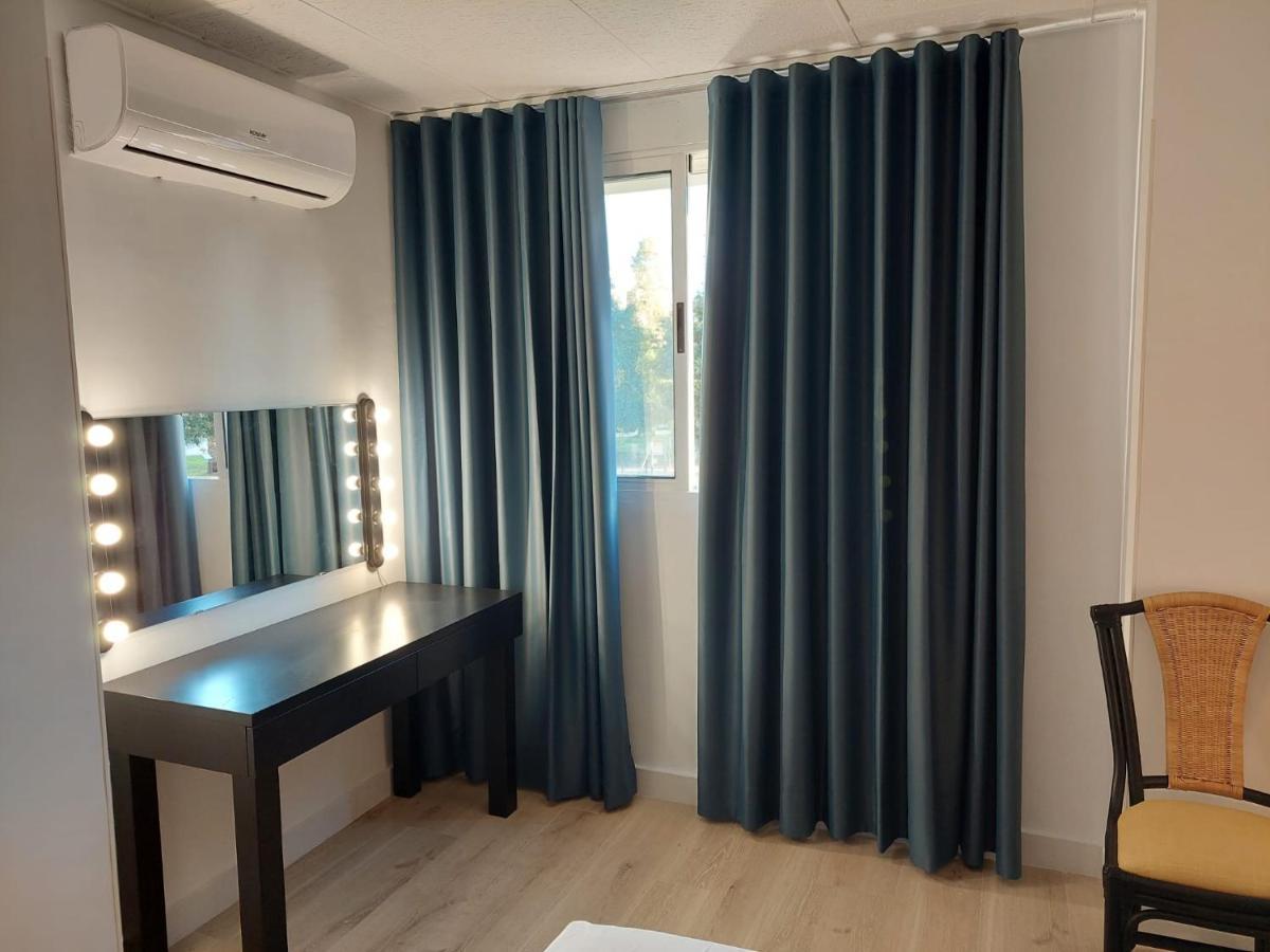 Hostal Garden Rous Paiporta Exteriör bild