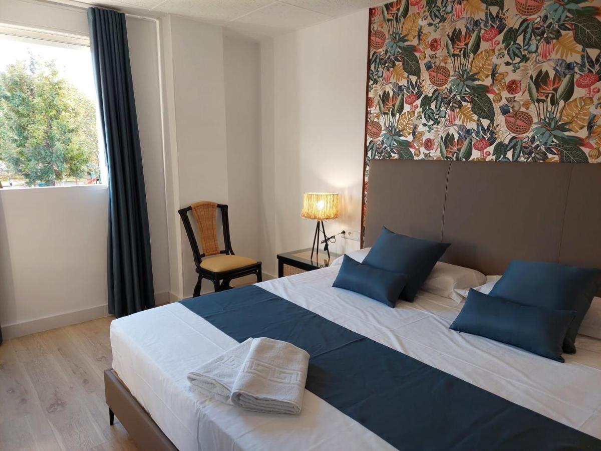 Hostal Garden Rous Paiporta Exteriör bild