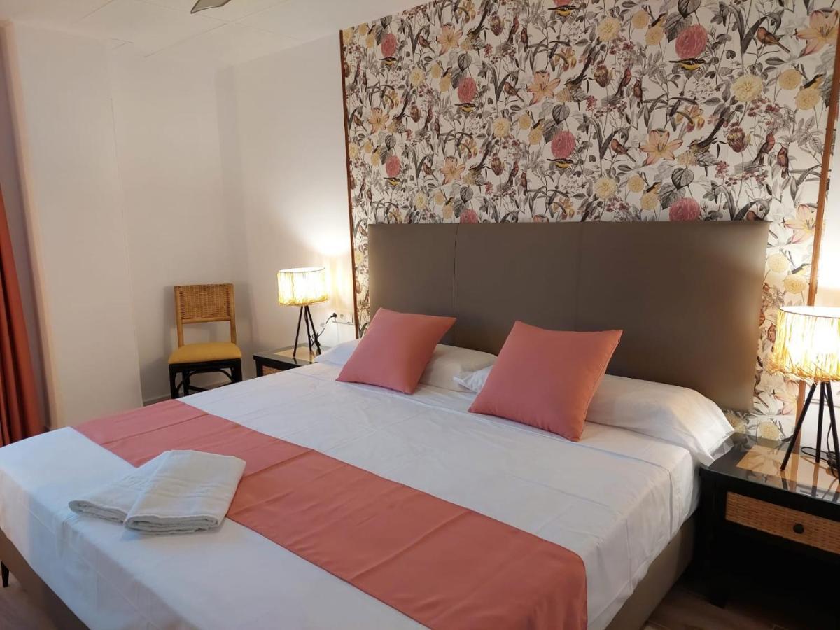 Hostal Garden Rous Paiporta Exteriör bild