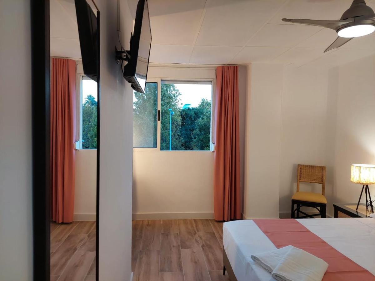 Hostal Garden Rous Paiporta Exteriör bild